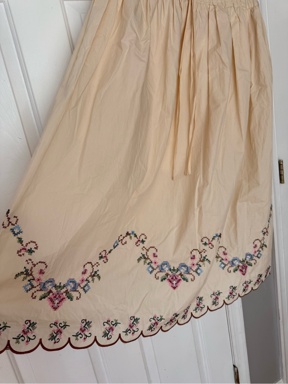Moon River Ivory Embroidered Cross Stitch Midi Skirt & Top 2-piece set L NWOT - Picture 8 of 9